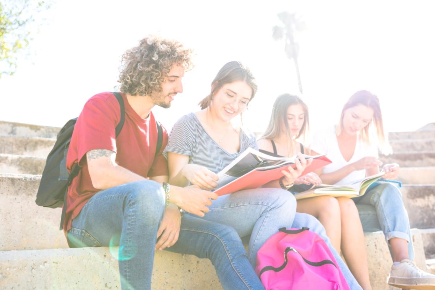 Detailierte Finanzdiagramme und Analysewerkzeuge